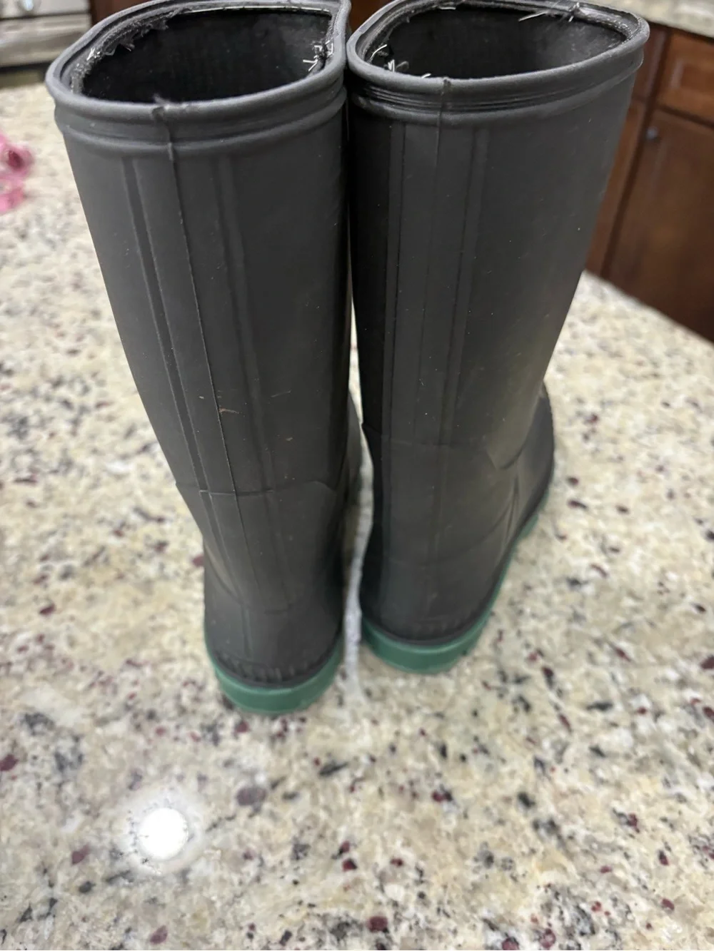 Black with green soles youth rain boots in size 5 Unbranded GUC